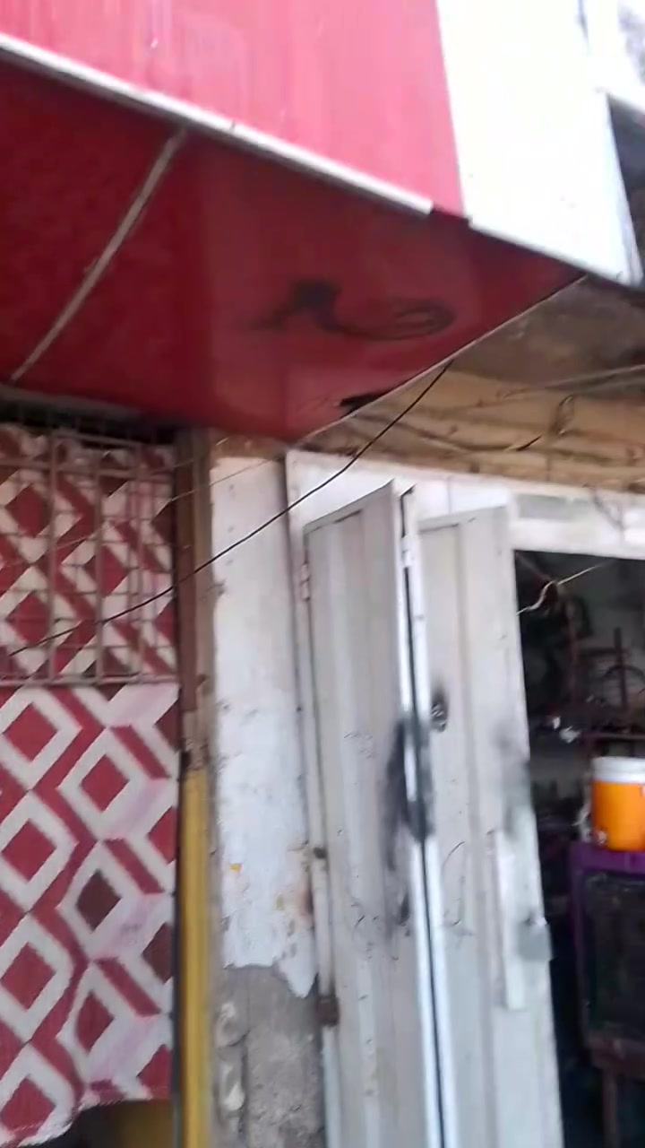 شقه للايجار 
بغداد مدينة الصدر قطاع 13 
التفاصيل بالفيديو 
وملحقات تانكي كيزر مثل ماشوف 
بدل الايجار ب 200
رقم الدلال ***********
