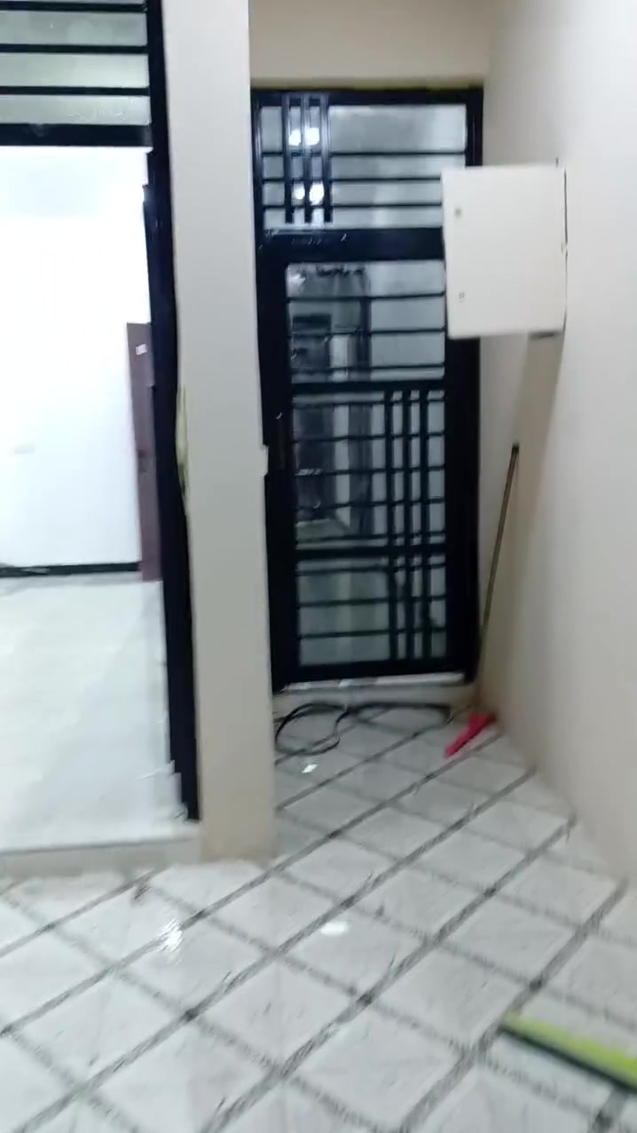 *للبيع بيت - ديالى بعقوبة / بهرز - حي الشرطه 
- *الموقع*: قرب مدرسه السدن 
- *المساحة*: 100 متر  
- *البناء*: طابق واحد كامل
- *الطابو*: زراعي سند 25
- *التفاصيل*: تفاصيل البيت كاملة بالمقطع الفيديو

- *السعر*: 50 ، قابل للتفاوض 

*للاستفسار (واتساب متوفر):*  
*********** واتس ***********
