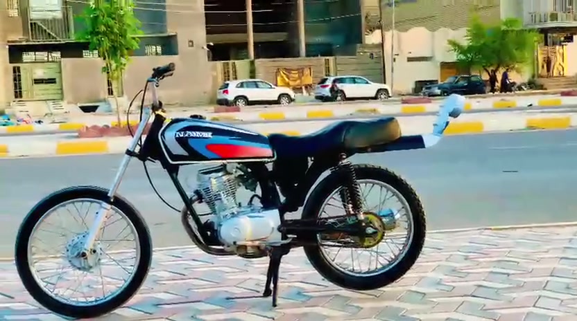 نايمه شلامجه موديل 25 كلك دراجه نضيفه وجاهزه مكفوله من كلشي ما بيها نقص سعر 450جوه سوك ***********
