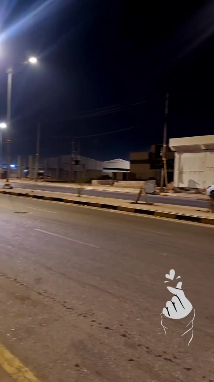 للبيع... تجاري بامتياز 💯
نصف قطعه المساحه ١٢٥م بحي الغدير(السبيس) ع الشارع الرئيسي مباشرة من الفرص التي لاتعوض للتواصل 
***********/***********
