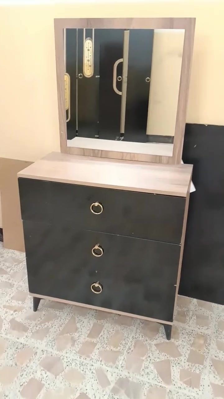 غرفه تركيه نضيفه كلش 5قطع صبغ حراري وكنتور ابواب السعر 350وبيه مجال اتصل على الرقم //***********//***********//مكان فلوجه
