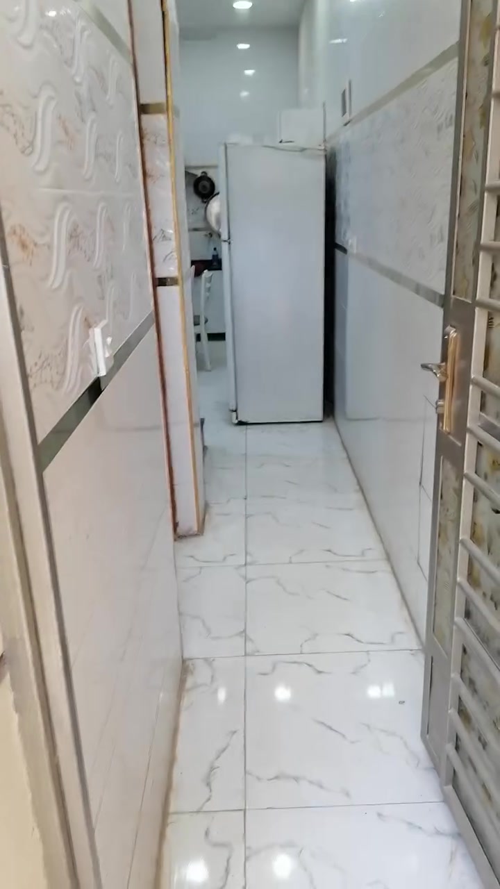 سكن طالبات خلف جامعة المشرق مؤثث بالكامل الطابق الأول محجوز والطابق الثاني فارغ والطابق الثالث مشغول للحجز والاستفسار التواصل على الأرقام *********** *********** واتساب ***********
