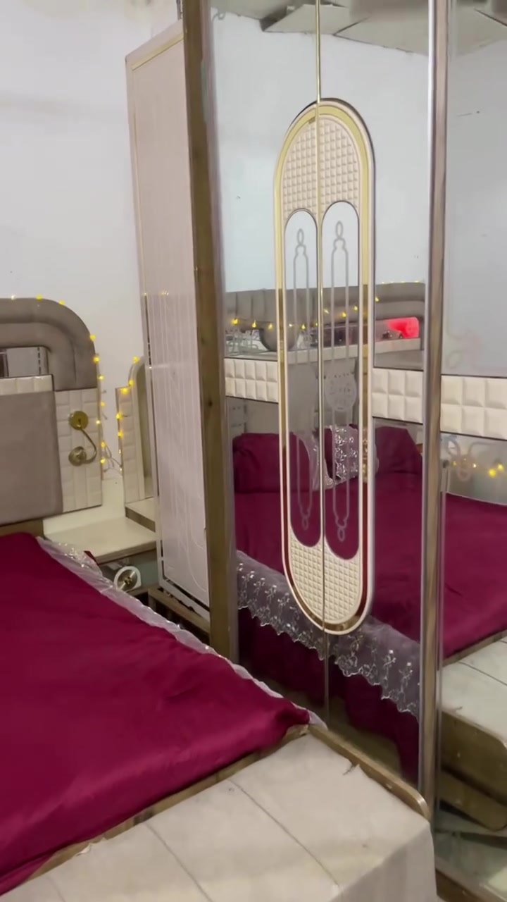 غرفه تركيه نظيفه جبيره دواخله نظيفه كلش سعره 600 وبيه مجال بسيط ضرره حافه المجر شويه مكصوصه لان ما اجه قياس غرفه ونهايه جربايه شويه واكعه تصير بدريل ‭***********‬
