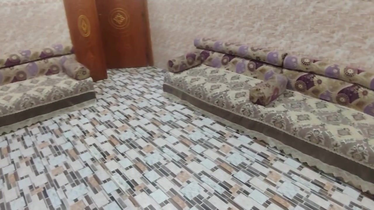 سلام عليكم
گعده عربيه عاليه تفصال قيم وخذه العنوان البصرة قضاء الهارثه رقم الهاتف ***********
