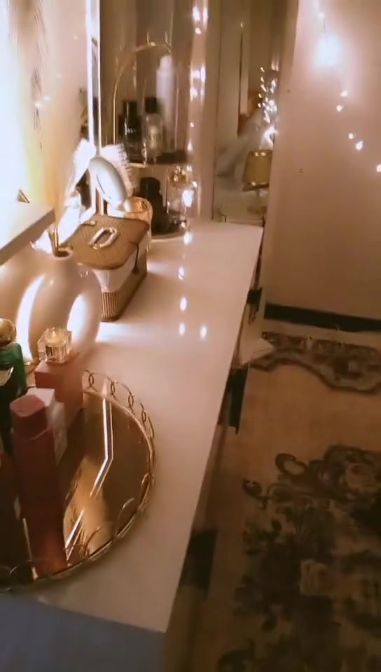 السلام عليكم الغرفة للبيع استعمال شهر واحد السعر 850مع الدوشك وبيها مجال الشراي يتصل على الرقم ***********

