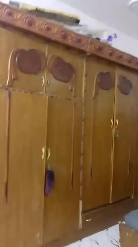 السلام عليكم غرفة اخشاب البيع السعر 300 وبيه مجال للاتصال على الرقم ***********

