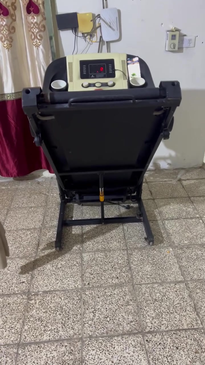 السلام عليكم 🫡 جهاز جري 🏃‍♂️ 
دبل ماطور جبلي فول مواصفات 
حساس نبضات القلب و مفتاح 🔐 امان 
العنوان بغداد حي لأمانة 
يوجد توصيل 🚚 
السعر 225
***********
