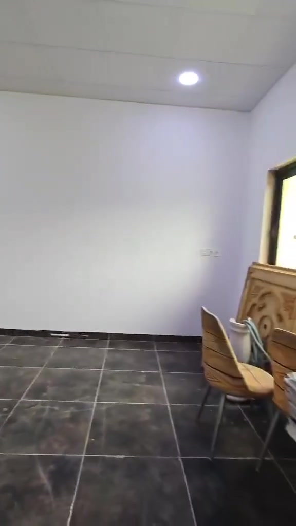 السلام عليكم قاط ثاني للإيجار نظام تكت الايجار ومي وكهرباء ومولد ونت كامل وبي كاونتر وطباخ وميز طعام كل هاذا ٢٢٥ حي بدر قرب صيدليه الغدير تابع مكتب الساحل ***********
