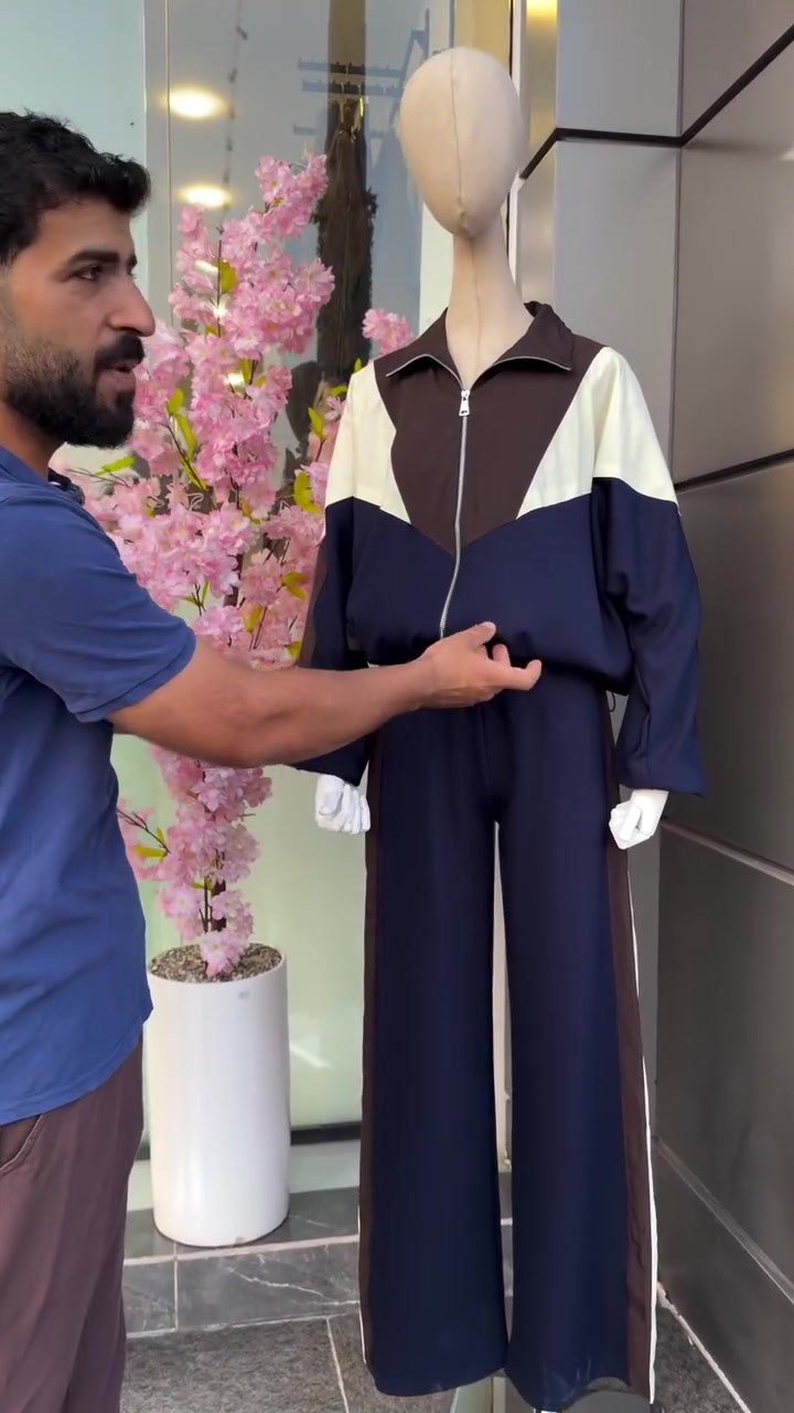 كلكشن جديد • مقاسات S-M-L-XL • توصيل متوفر