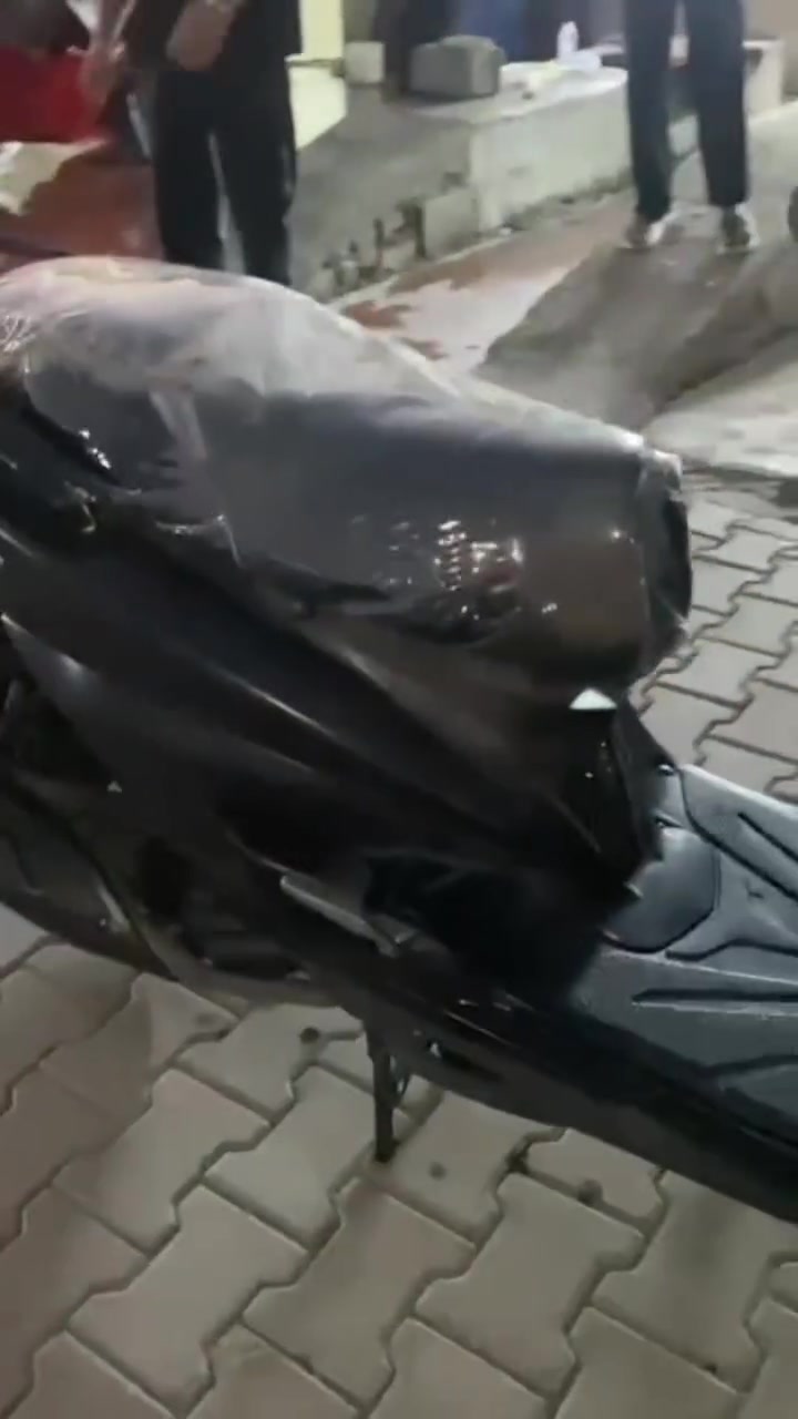 السلام عليكم سكنس لد
مكفوله المكينه
الكفرات بلاديه مصبوغه جماليه 
يرادلهة تكحيلات بصيطة 
السعر 1200 وبي مجال 
رقمي ***********
موجود فقط واتساب
