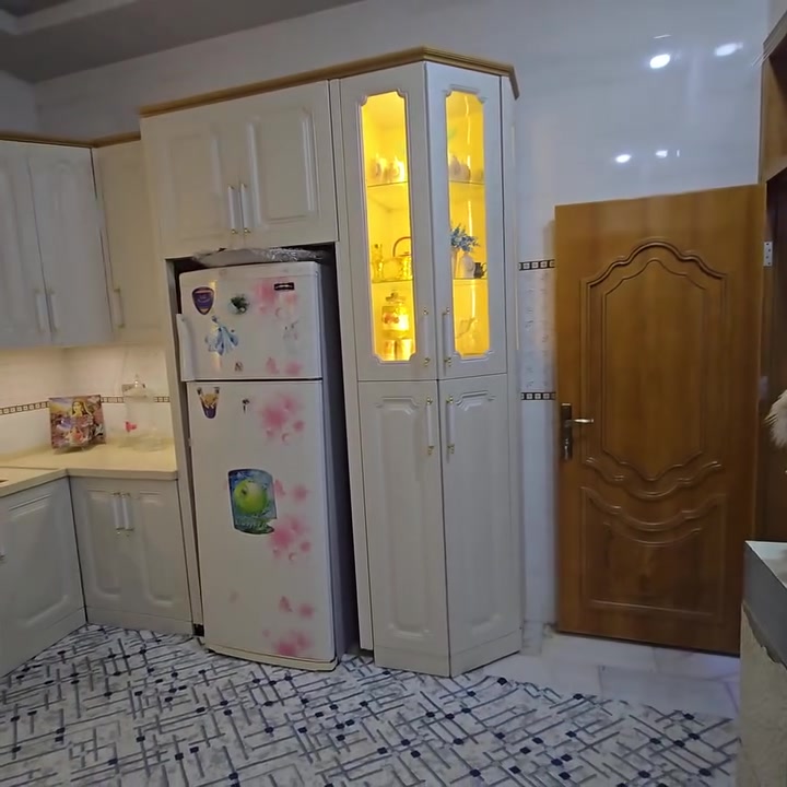 من رخصت مدير الكروب كاونتر HDFلون اوفيات نظافه 100:100ومرمر الكوارتز الطبيعي مكاني كربلاء والسعر خاص ***********
