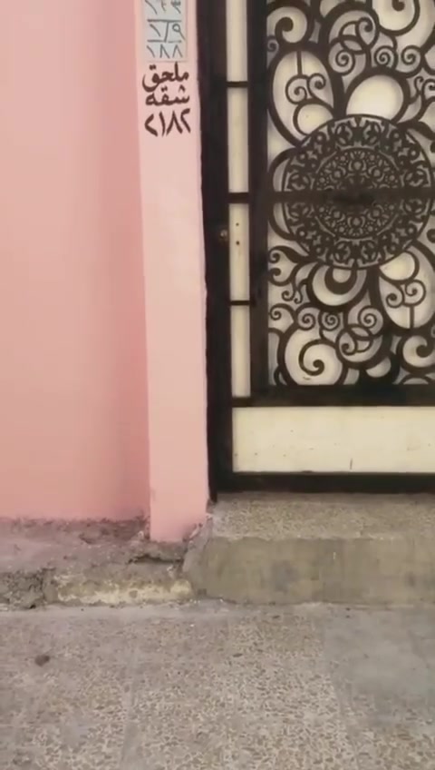 بيت كامل معزول ملحق بالشقة ٢١٨٢ في شقق الخضراء خلف ثانوية الامين للبنين طابقين مساحته ١١٠ م نظيف جدا متكون من ثلاثة غرف نوم كبيره وهولين ومطبخ وصحيات عدد ٢ سيراميك والارضيه مرمر بسعر ٨٠ مليون دينار للمراجعه والاستفسار مع ابومحمد رقم الجوال ***********.
