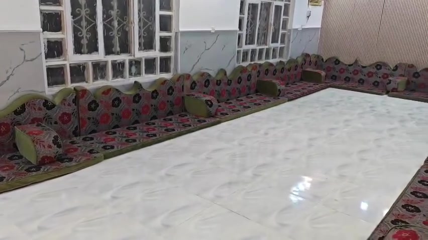 جلسة عربية • ٢٠م • درجة اولى