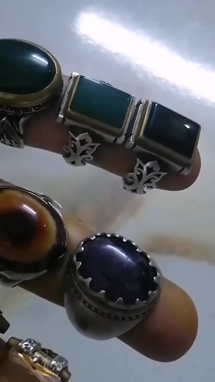 محابس فضة ٩٢٥ اصلي عراقي سعر القطعة ٣٠ الف ويوجد توصيل ***********...
شرط الفحص...
