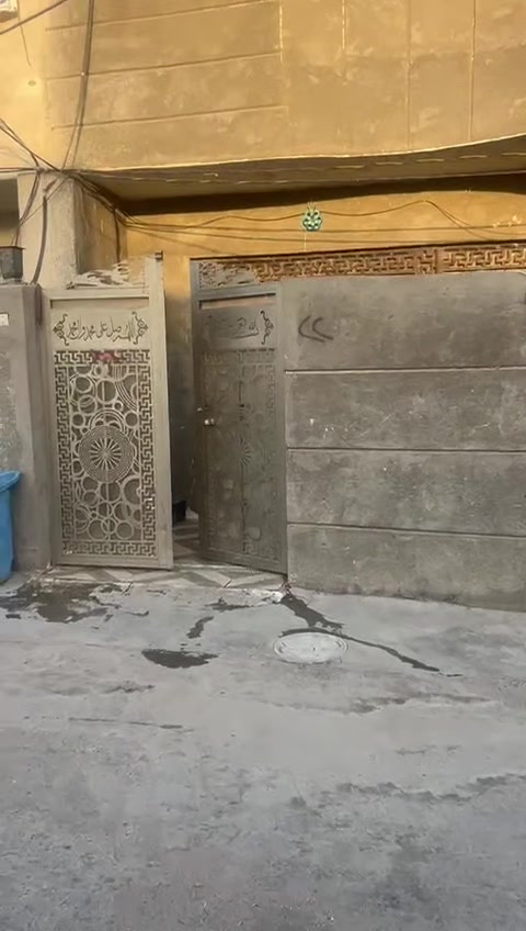 بيت ١٠٠متر10>10مربع مكانه السده مال جمعيات رابع نزال 
طابق واحد وبيي بيتونه جبيره
 لمعرفة السعر وباقي التفاصيل على الخاص او الاتصال على الرقم ***********
