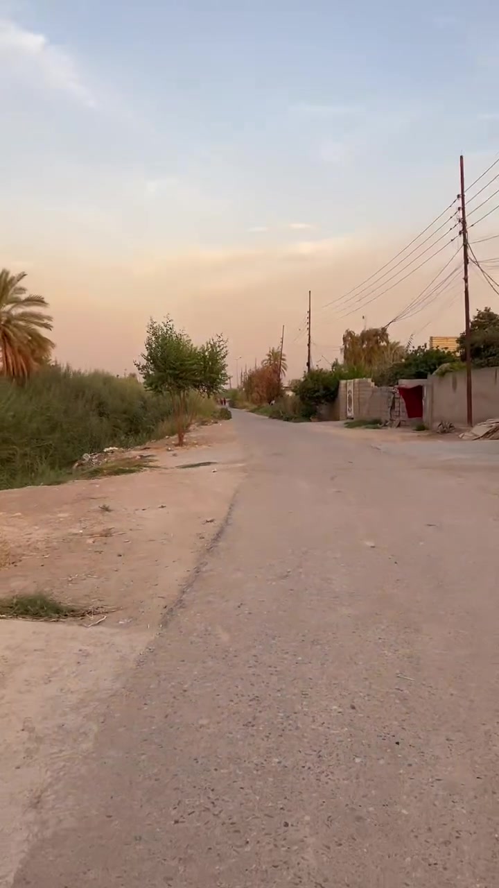 سلام عليكم عرض بيع موقع جدآ مميز للسكن  من ناحيه الهدوء والخدمات والقرب من شارع المدائن العام نص دونم واجها ٢٣ ونص مسيج كامل جنس الأرض طابو زراعي سند ٢٥ /خدمات كامله مجاري وتبليط العنوان بغداد المدائن الجعاره قرب المستوصف للاستفسار الاتصال *********** /*********** #جعاره #اراض #مزارع #المدائن #قطع
