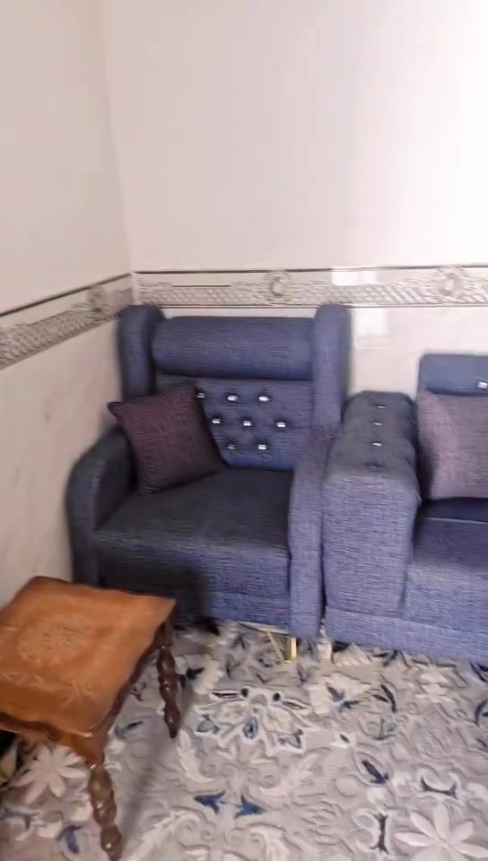 بيت للبيع شارع المطار القديم قرب جامع ام البنين البيت يحتوي على غرفتين وصاله واستقبال ومطبخ وصحيات سعر البيت 54 مليون بيت 140 متر تبوك نهرمان البيت البيت مال جناي بيت صبكونكريت رقم صاحب البيت ***********

