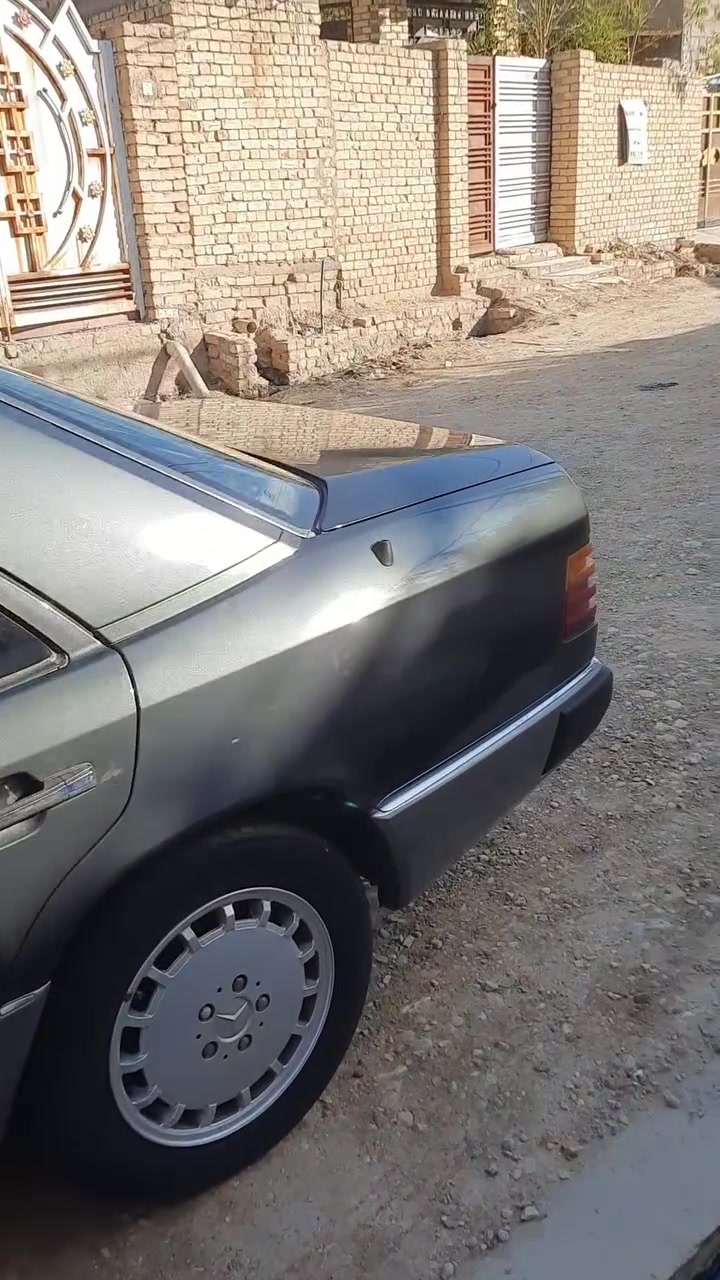 سلام عليكم سياراه البيع مرسدس
مكفول كفاله عامه شرط السياراه جديده الله شاهد جديده الفتشوب ولا يشي كله وضع شركه عنكبوت اربعه سلندر خير من الله خاص ما موجود*********** الشراي يتصل وبيه خير ويدلل
