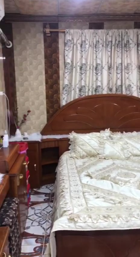 البصره القبله غرفه تفصال عراقي للبيع مليون اوبيه مجال ***********
