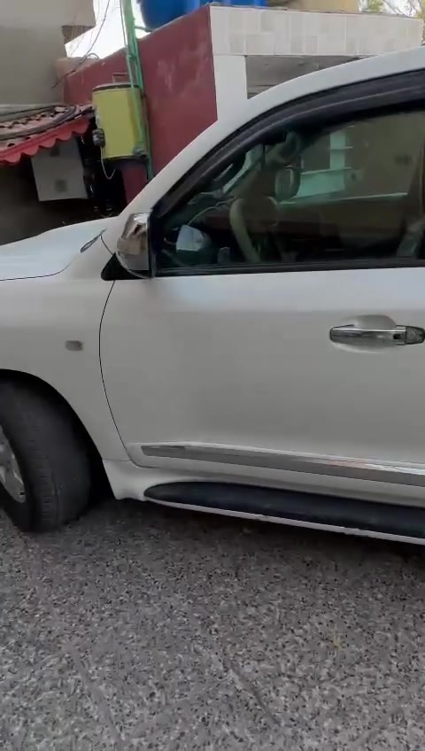 لاندكروز ١١ البيع نضيفه ستينيه مكينه سته السونر داخل الصور ٢٦٠ بيه مجال وهاذه رقمي***********
