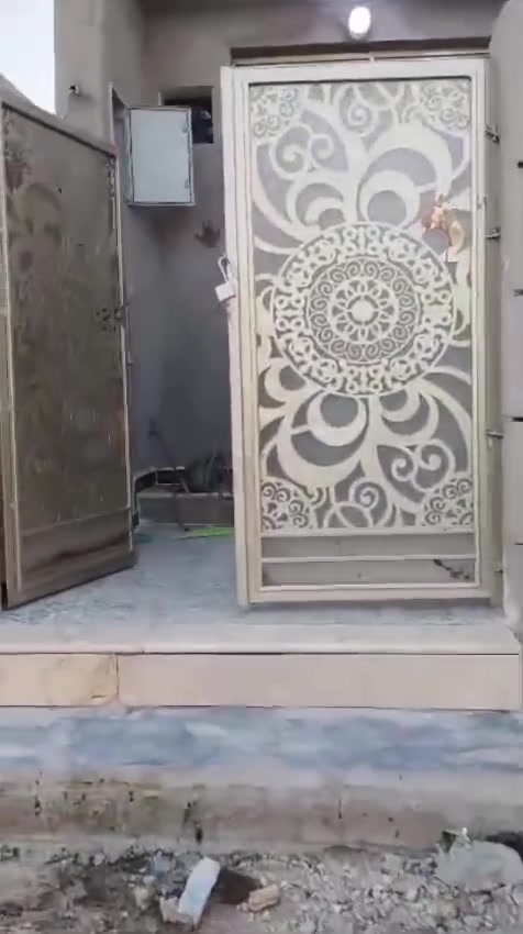 السلام عليكم
بيت للبيع مساحته 100 متر التاسيس الصحي والكهربائي نوعيه ممتازة جدآ درجة اولى 
موقع هادئ وقريب من الخدمات من (المدارس و سوق و خطوط نقل )
 بيت للبيع في بغداد منطقه كرغولية سايد الواحد بضهر مسبح سبورت مباشر قريب عن الشارع ب70 متر  عن الشارع العام سايد الواحد بناء حديث وعلى اصول الهندسة فرصة لا تعوض للعوائل الباحثة عن السكن الراقي والجاهز بدون اي تعب أو ترميم الواجهه 6ونص ونزال 15 و35 سنتم سعر مناسب جدا
استفسار خاص او  هذا رقم الهاتف 
***********
