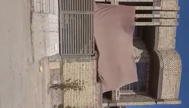 للبيع ١٥٠ متر طابقين ٦ غرف نوم واستقبال ومطبخ وصحيات بناء حديث حي ١٨ قرب الحمداني السعر ١٥٥ للاستفسار الاتصال على الرقم *********** و *********** وات ساب
