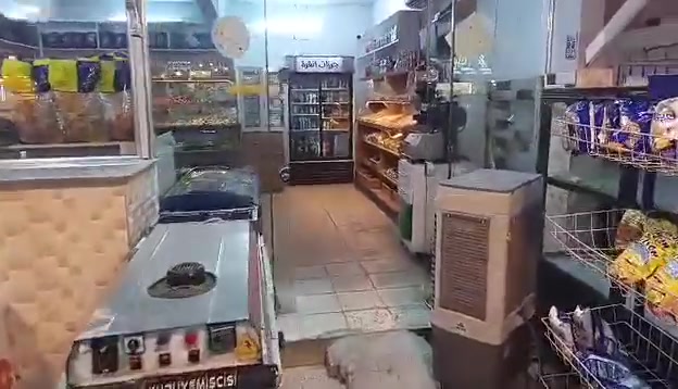 المحل معروض للبيع
عنوان موصل حي البلديات شارع جامع الصايغ 
للتواصل ***********
