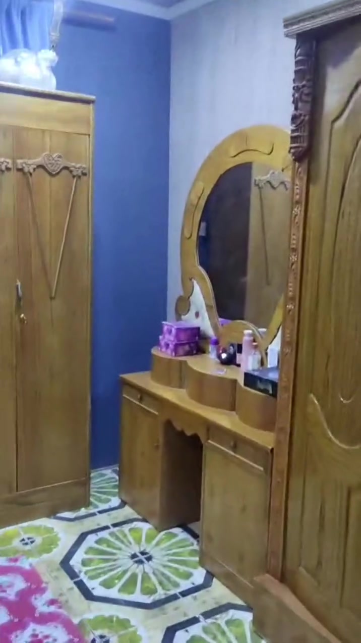 غرفھ صاج عراقي حاضر نظيفھ للبيع مكان كربلاء طويريج رجيبھ حي العسكري قرب اسواق سيد مصطفى سعر ٥٥٠ وبيھا مجال شراي يتصل على رقم ***********
