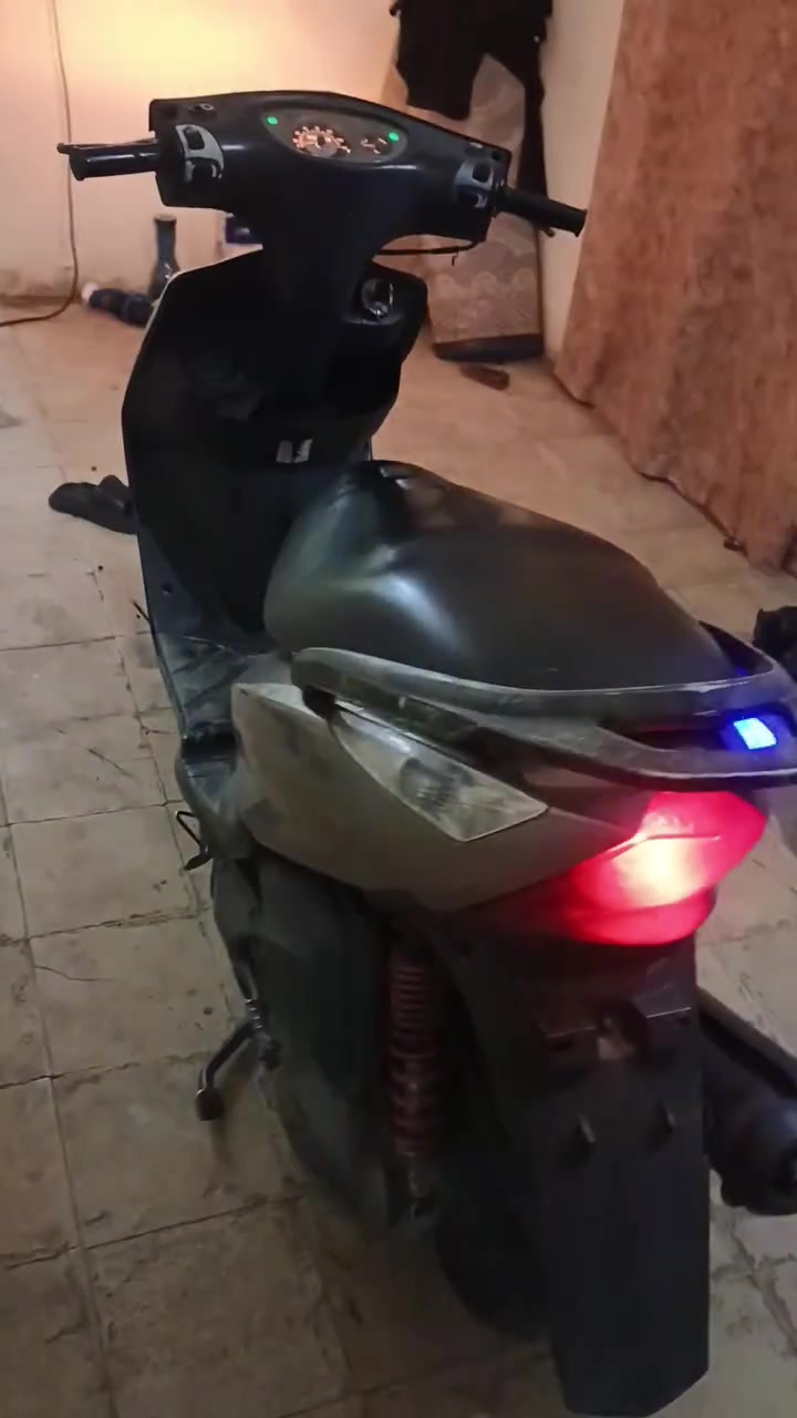 السلام عليكم دراجه ثعلب للبيع دراجه نظيفه كلش برغي معايزه اللي يريدها بخير ويتدلل مكاني بغداد الشعله ***********
