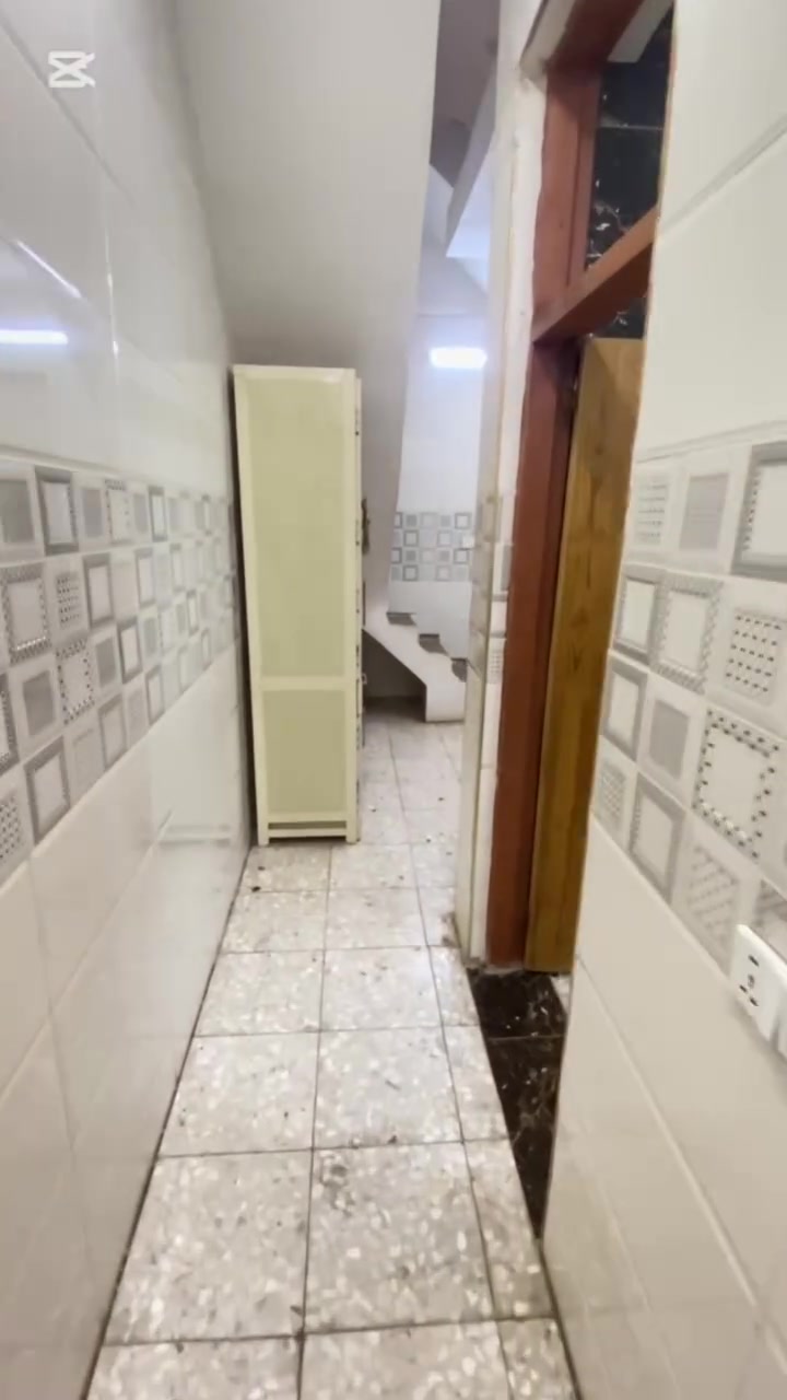 بيت للبيع مساحة80 متر بالخطيب الزراعي النزال15
والوجه 5وربع مدخلين طابقين الطابق الاول يحتوي على استقبال وغرفة وترك وحمام داخلي وخارجي والطابق الثاني يحتوي غرفتين وحمام والصطح كامل شتايكر الاستفسار خاص او على هذه الرقم***********
