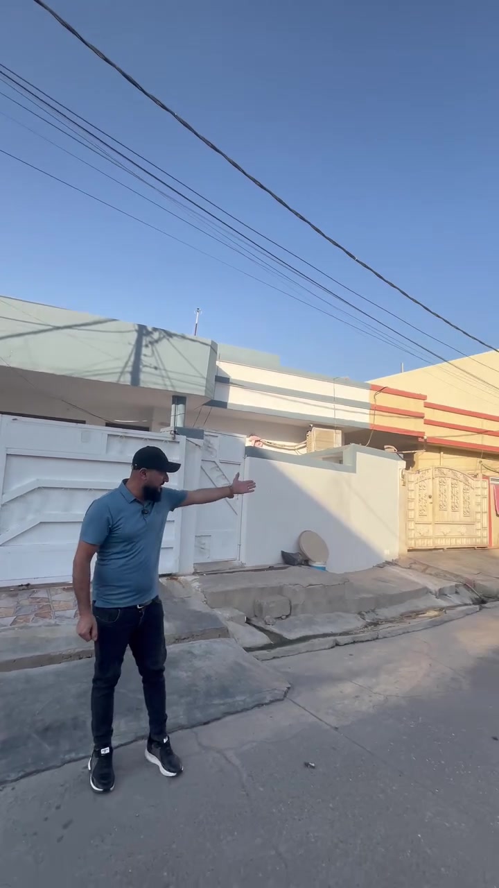 خانویەكی 150مەتری لەگەڕەكی ڕەحیماوە  و نزیك بازاڕەكەی سەرچنار
***********
***********
بيت 150متر في منطقة رحيم اوا وقريب سوق سرجنار
