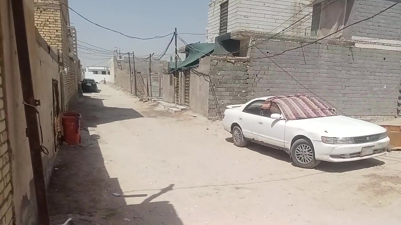 بيت للبيع مساحته 200 البيت غرف2وصاله 8متار ومطبخ وحمام دخلي ودرج.  ودوانيه 

السعر55 سكان صناعي نزله الصحن طريق سوك عمود 46

***********. زراعي لا تساني

