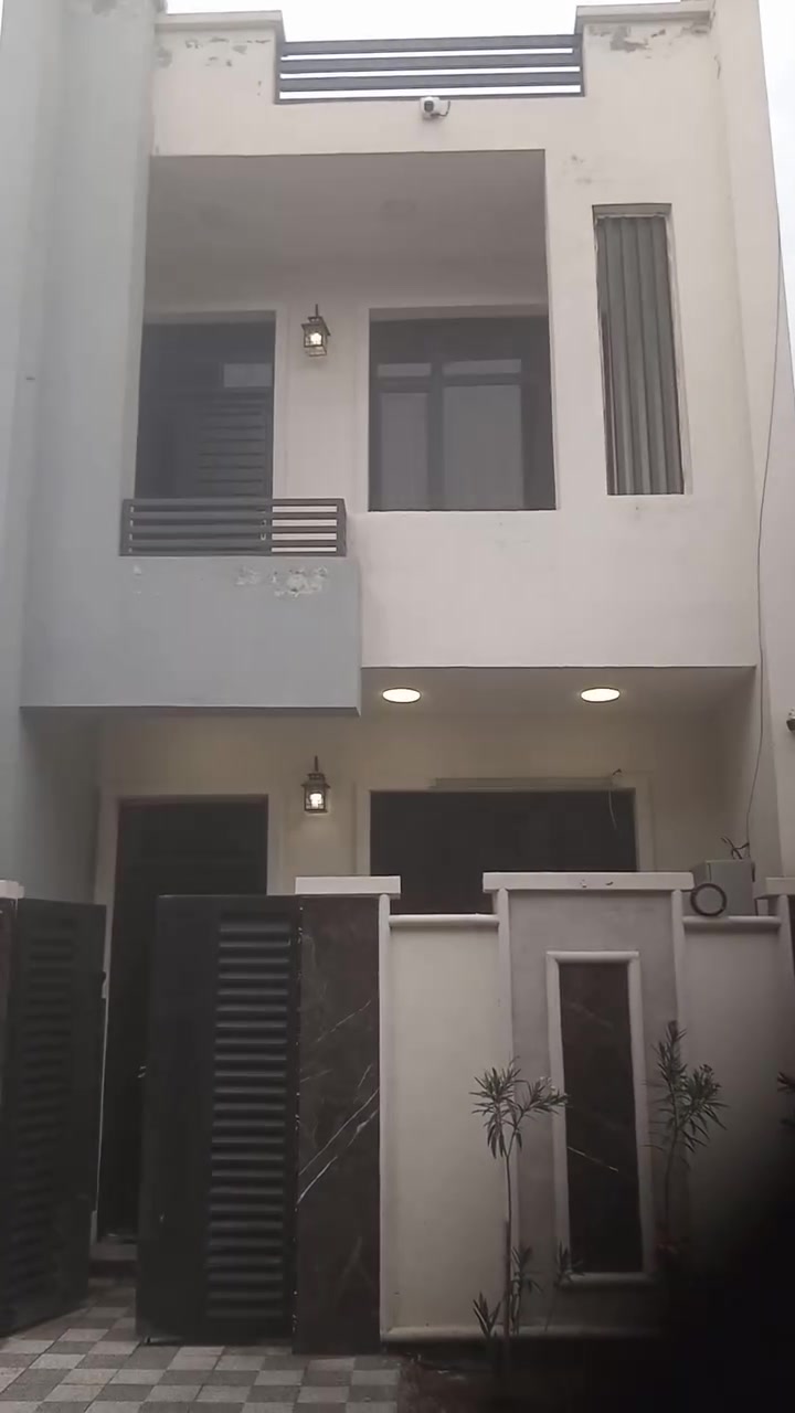 بيت للبيع • ٦٥م • حي لحكيم
