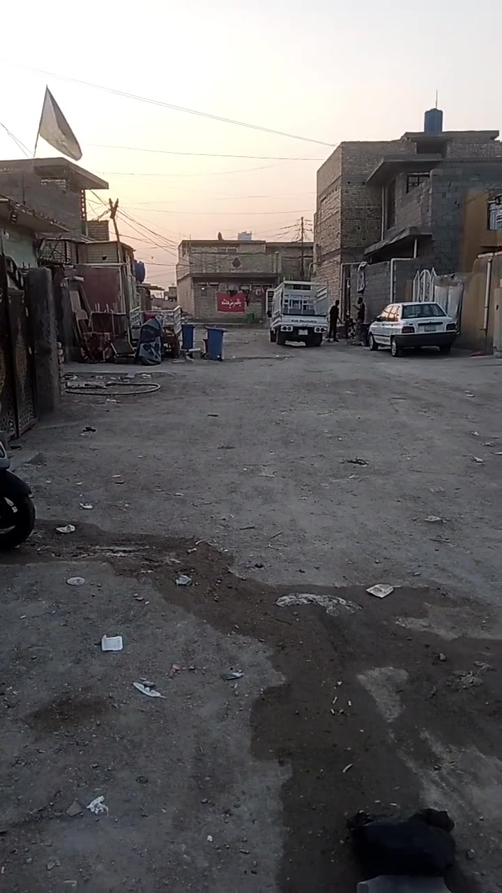 للبيع مساحه 135م عوزه ترميم مسلح شارع المشروع قرب دلاليه المصطفى مسلح ومستوه شارع سعره 22بيه مجال لاستفسار ***********
