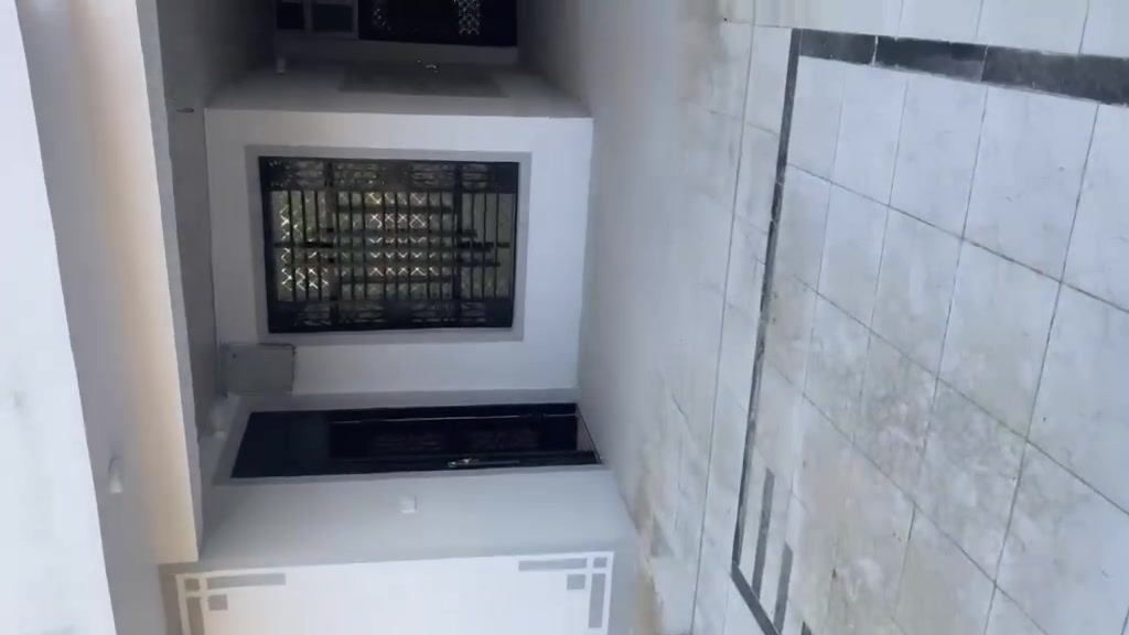 يالله /دار للبيع حي الشهداء طابو صرف 200 متر بناء قديم بس مرم حديث بسعر مناسب جدا 125 مليون مكتب ثائر للعقارات***********
