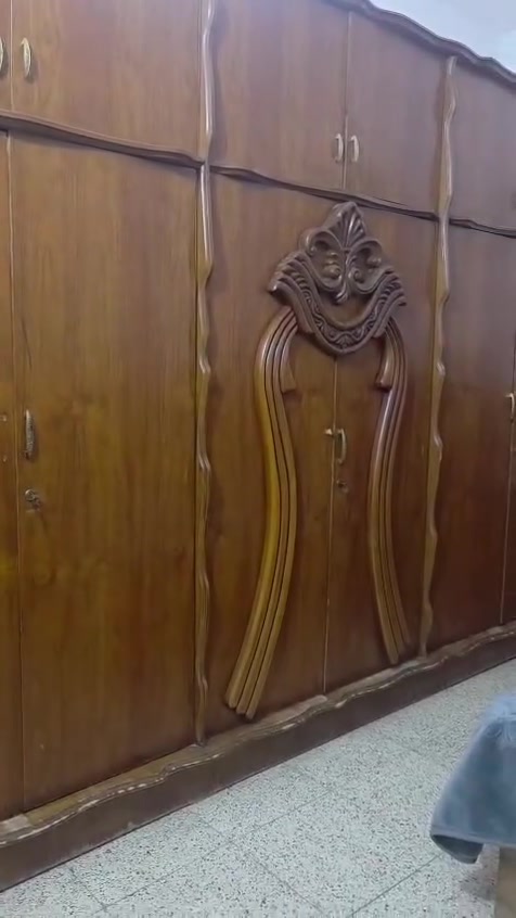 غرفه اخشاب صاج وجه وكفة السعر 750 الف وبيها مجال مكاني بغداد الشعب 
771 673 0470
***********
