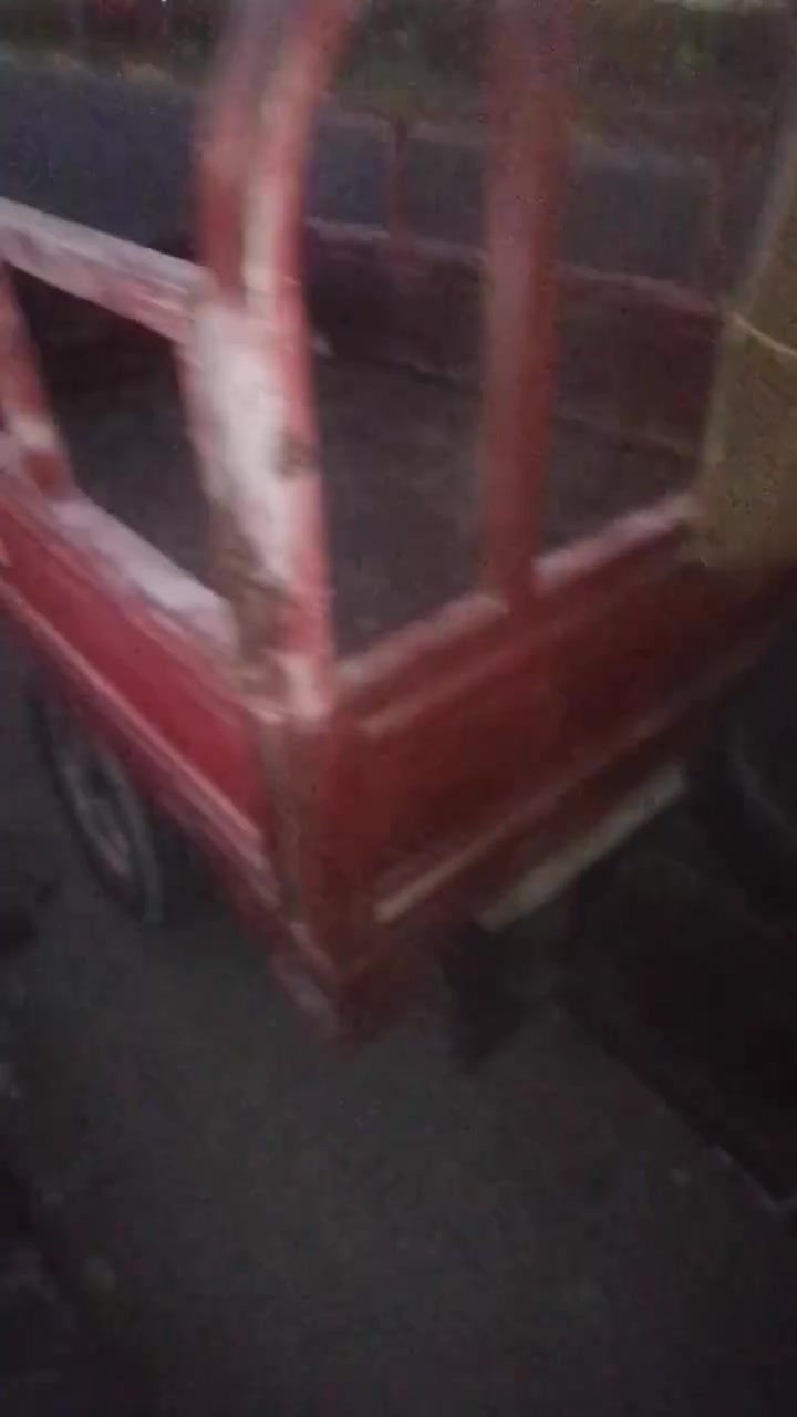 ***********

نص مكتوب في الصور:
- المنشورات كروب البصره والزبيرستوتات رخيصة ...! ٢٨ د . حيدر الحيدري . شايل . Geuedy Dyryry . عوزيتي التوته للبيع موديل 13 باوعات اوراقه ادوات كفاله كان حمدان ابو الخصيب بصره ستوته حلوه جاهزه مكينه صار لها شهرين مشدوده ستوته كفاله ستوته ابيعهم تنباع 550 بيها مجال بها مجال للشراي مستعجل شويه للبيع تم إيقاف تشغيل التعليقات لهذا المنشور.