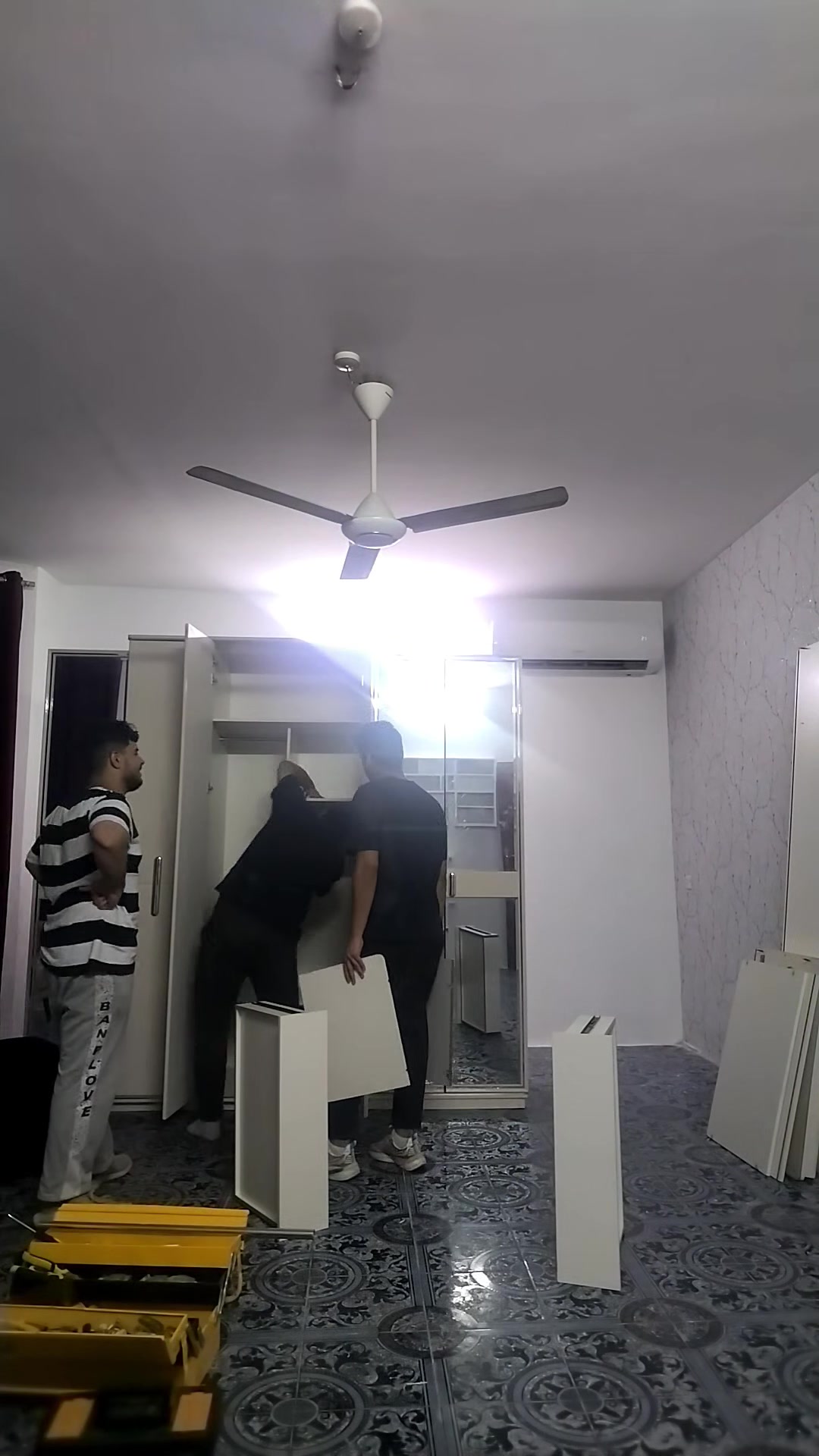 لنقل الاثاث العام🚚وتحويلات من بيت لبيت اخر🏠كادر متخصص بنقل الاثاث👷من سياره(كيا...وعمال 🌟ونجار🪚 لفتح وشد   الغرف(عراقيه-تركيه) مع فتحوشد الأجهزة الكهربائية ⚡️...  .. واذا تحب تغلف غراضك احنا *********** حاضرين🗞️ عليك بس تتصل📱
متوفر( --واتس اب)  او التصال نتشرف بحضرتكم 🌺

