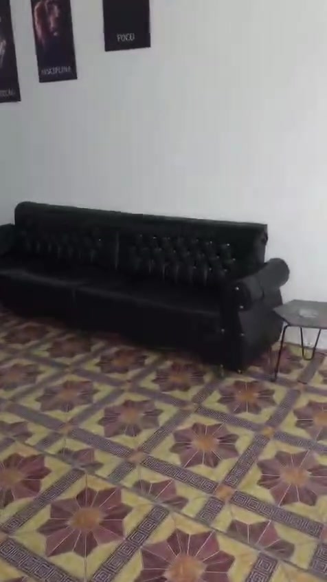 السلام عليكم محل حلاقه للبيع كل الاغراض بالنت تشوفوهن بالفيديو بالنجف سعره مليون و200 وهذا رقمي***********
