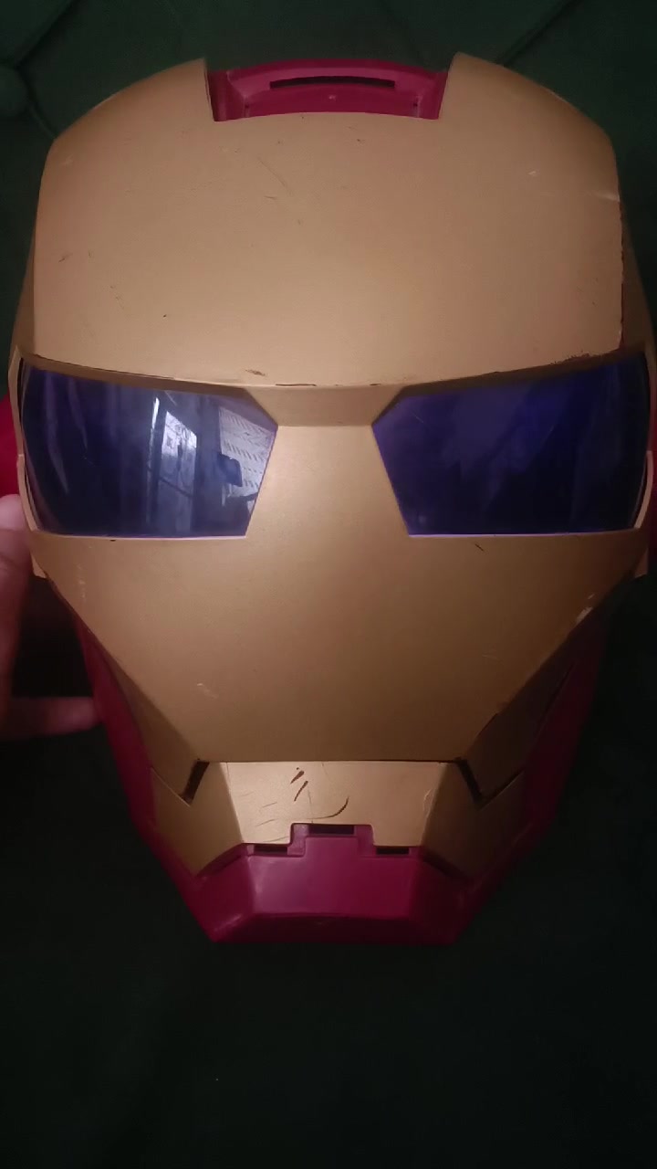 للبيع خوذة آيرون مان (Iron Man) الأصلية من شركة Hasbro.
المميزات: تحتوي على مغير صوت ومؤثرات صوتية شغالة وبحالة ممتازة (يوجد فيديو توضيحي للصوت).
الحالة: مستعملة بحالة جيدة، والخوذة متينة والجمل الصوتية تعمل بشكل ممتاز.
السعر: 15,000 دينار عراقي (قفل).
للتواصل: ***********
