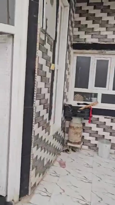 🏠 بيتين للبيع – موقع تجاري 
📍 الموقع: سايدين العلوة الجديد

📐 المساحة: 250 م²

📄 بلدية زراعي

✨ فول سيراميك.. ثنينهن نفس الخارطة ونفس الترتيب 

🔹 البيع للبيتين معًا، أو إمكانية شراء بيت واحد فقط حسب الرغبة.

📞 للاستفسار والتواصل:

***********
