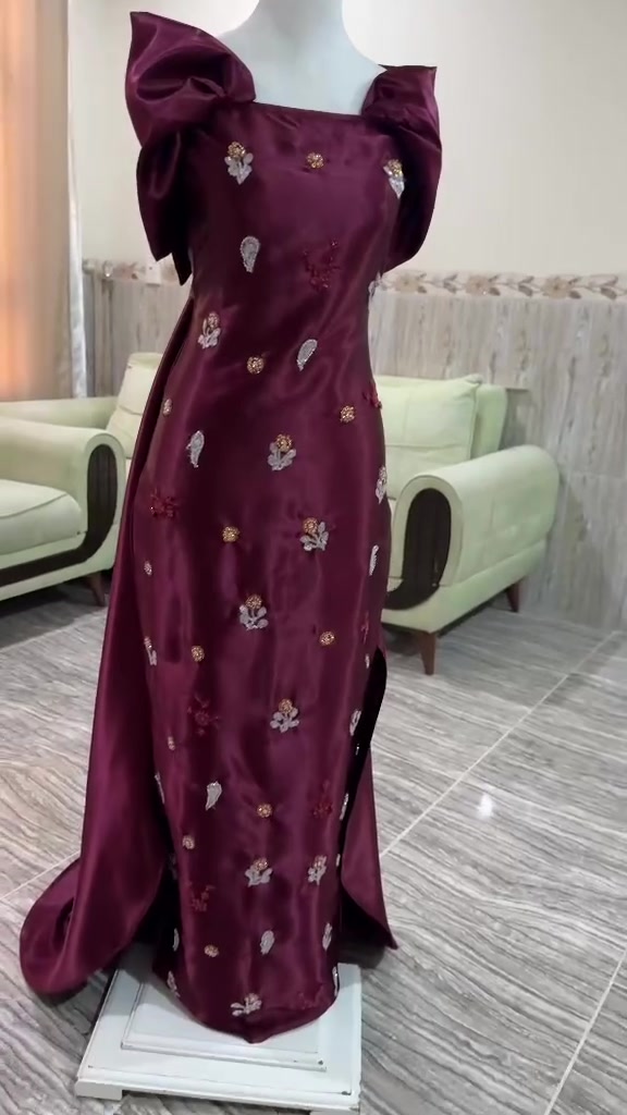 كوني مميزه معاريتال فستان حقائب الزي الكردي 
للتواصل واتساب ***********
متوفرتوصيل جميع محافضات العراق 
أنتي لأجمل معنا
