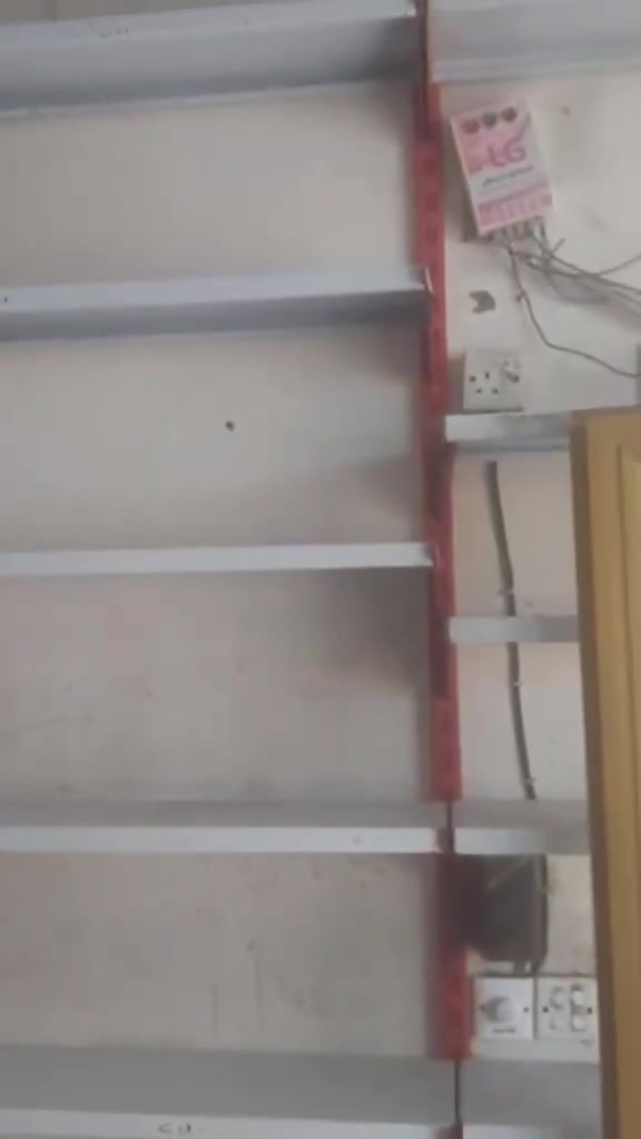 سلام عليكم غراض سواق البيع وهاذه رقم صاحب السواق ***********
