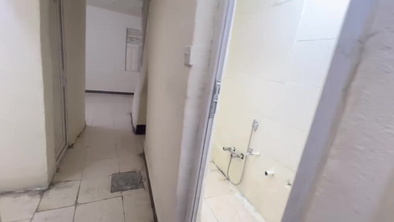 🏠 بيت للإيجار
📍 الموقع: الجمعية – باب طويريج، خلف جامع الحسني، داخل الدربونة

🔹 المساحة: 50 م²
🔹 يتكون من غرفتين
🔹 تانكي ماء
🔹 سخان
🔹 ماطور
🔹 خط مولدة

💰 الإيجار النهائي: 300 ألف دينار شهرياً

👨‍👩‍👧‍👦 مطلوب عائلة صغيرة فقط

📞 للاستفسار: ***********
