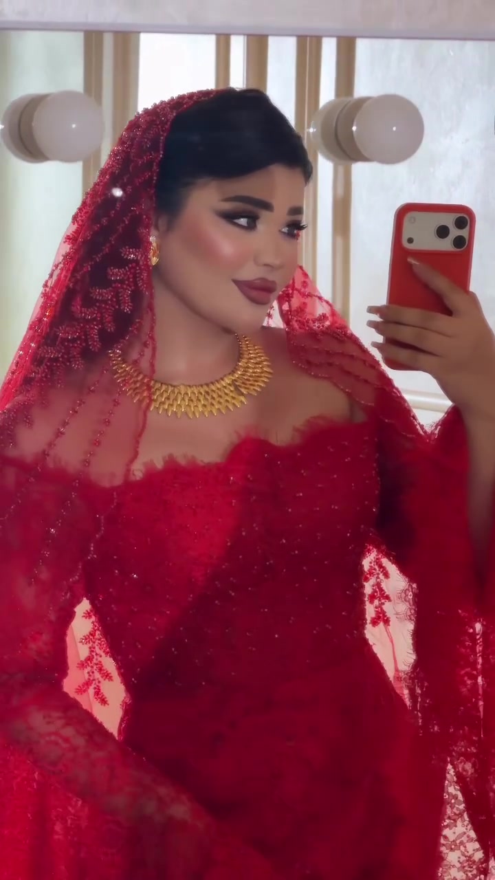 أكو أجمل من هيج ؟! الأزياء من @mj___wedding
