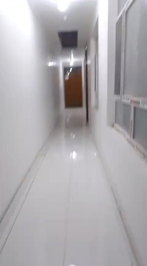 شقق ٣ للايجار طلاب فقط  العنوان باب طويريج مقابل جامع الزاملي سعر الايجار ٥٠٠الف  كهرباء ٢٤ ساعه للاستفسار الاتصال على الرقم ***********
