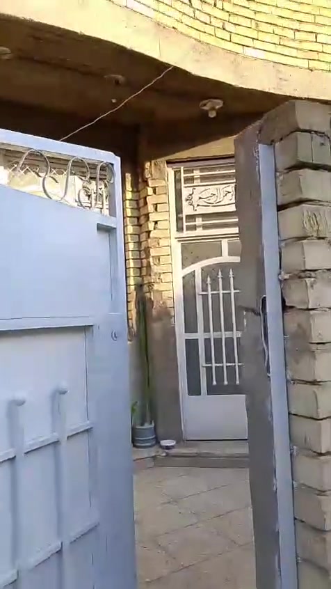 بيت للبيع قاط ونص
مساحة ١٠٠متر

الواجهة ٦متر وربع

النزال ١٦ متر

* استقبال

*مطبخ

* صالة 

* منور  و حمام 

* غرف نوم عدد٢

بيت جاهز وبلخير على ليشترية

العنوان الكمالية البستان قرب مكتب المختار 

الاتصال على الرقم 

***********
