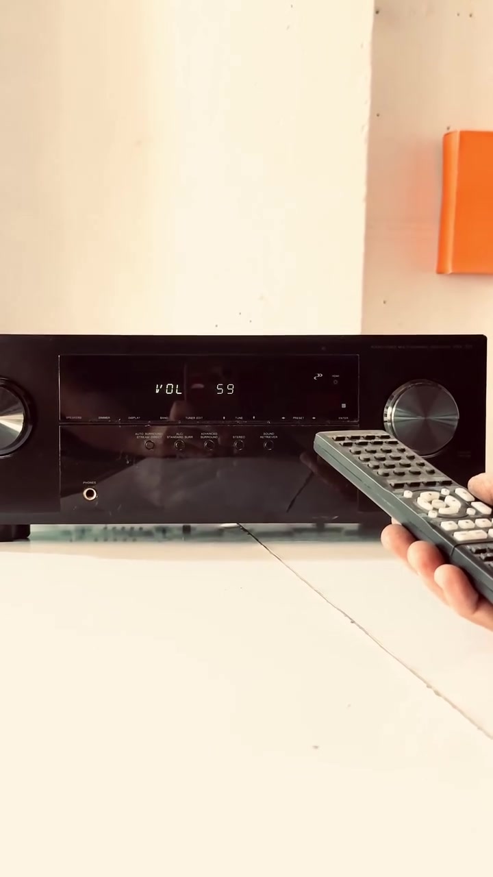 🎶 للبيع — Pioneer AV Receiver 🎶
جهاز Pioneer Receiver بحالة جيدة ونظيف، مع الريموت الأصلي.
🔹 صوت قوي وواضح
🔹 يدعم عدة مداخل ومصادر صوت
🔹 تحكم كامل من الريموت
🔹 مناسب للبيت والمسرح المنزلي
🔹 الجهاز والريموت ظاهرين بالصور
💰 السعر: 150,000 دينار عراقي فقط
📩 للجادين مراسلة خاص أو الاتصال على الرقم التالي ***********
