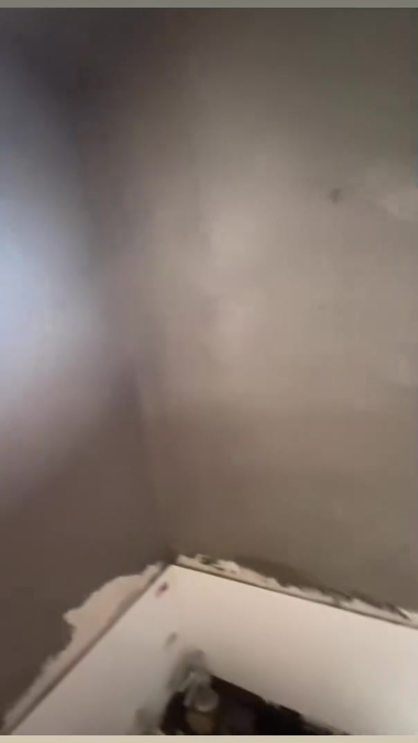 الحمدلله دائماً وأبداً 

تم انجاز العمل ارضيه بورسلين ايراني 60x60
+ حمام جداري لوح ايراني قياس 120x60
+ ارضيه حمام سيراميك قياس 40x40

للتواصل (***********)
