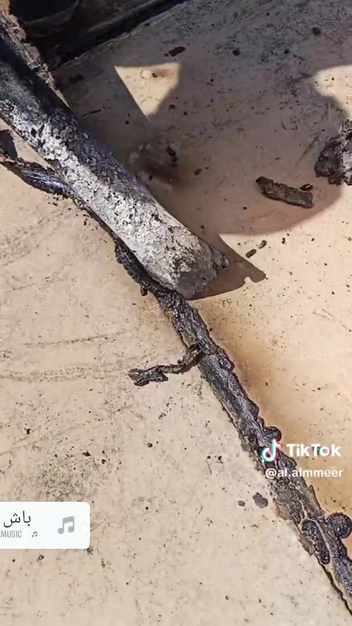 قلع ومد الماستك القديم
